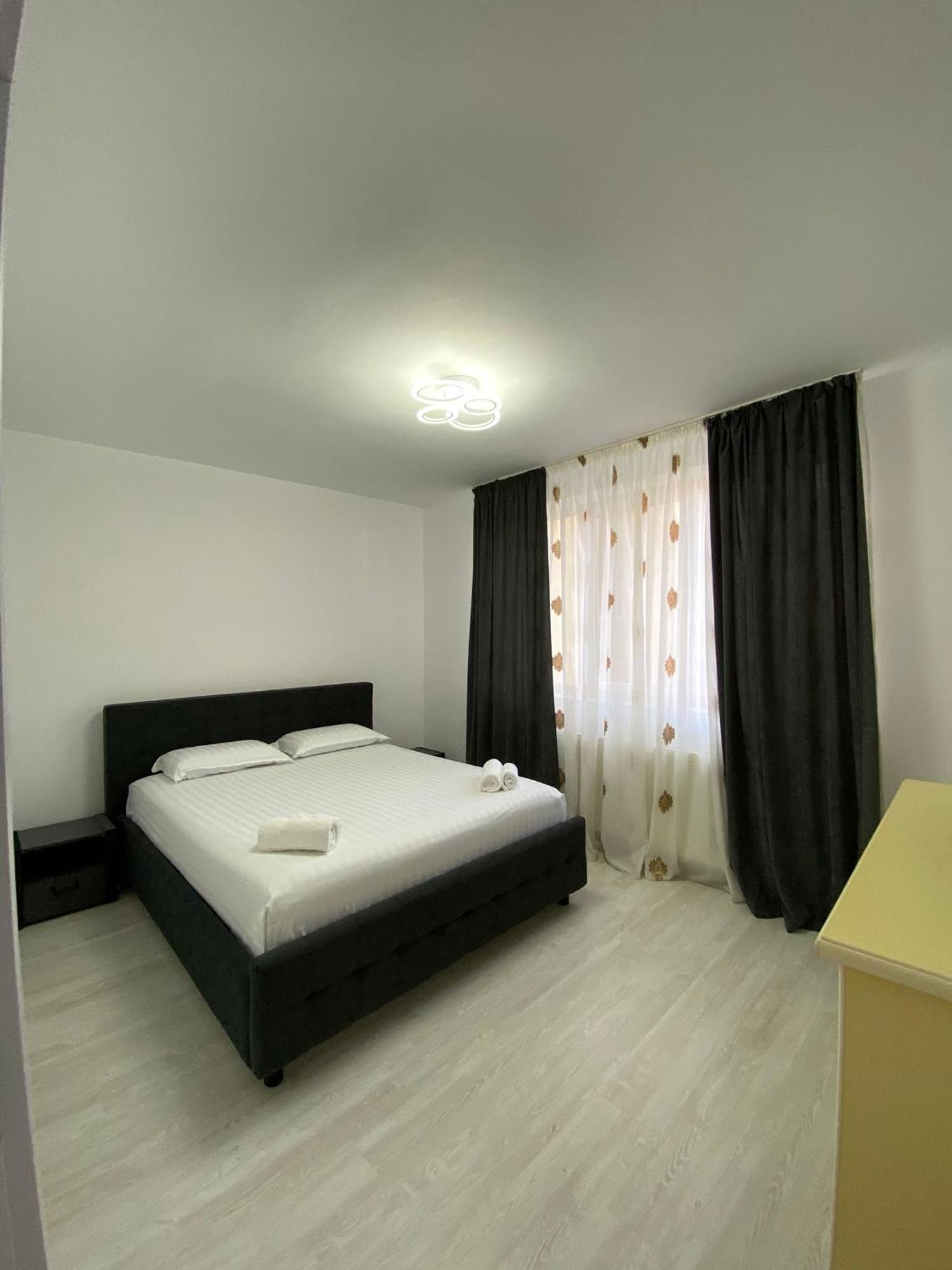 Sorinaapartament Târgu Neamţ Exterior foto